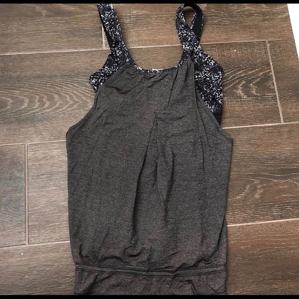 Lululemon tank. Worn once. Excellent condition.